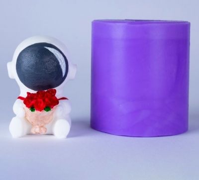 Астронавт с букетом 3D, форма для мыла силиконовая Силиконовые формы